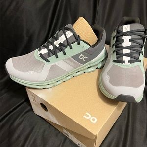 Cloudrunner  Alloy/Moss